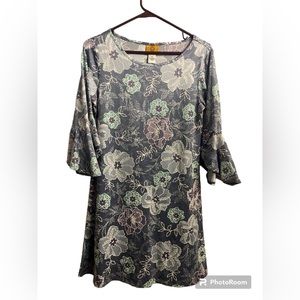 Woman’s petite purple pastel floral dress ruffled 3/4 length sleeve small petite